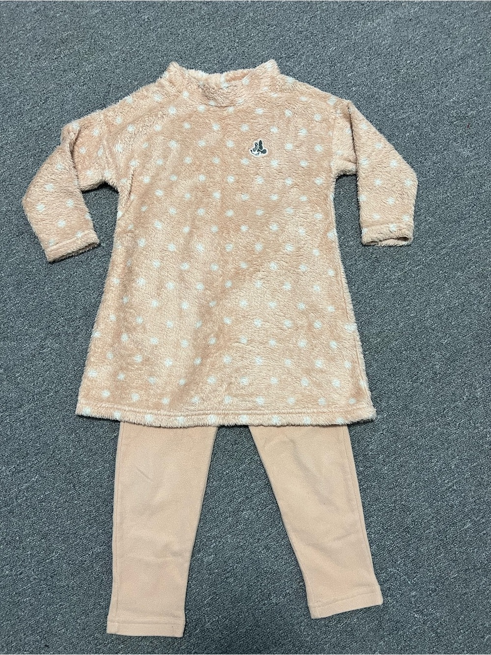 Uniqlo Girl’s Minnie Polka Dot Plush Pajama Set 110